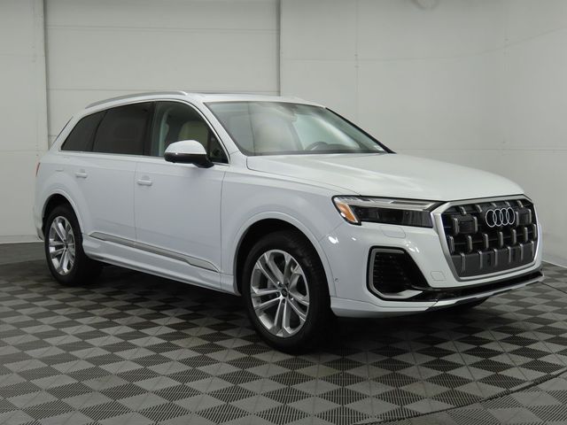 2025 Audi Q7 Premium Plus