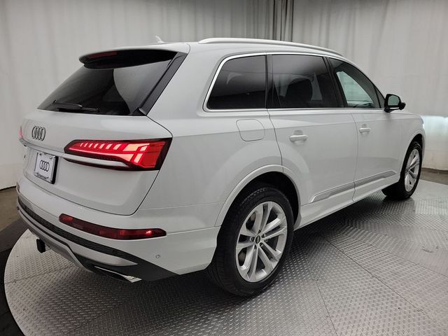 2025 Audi Q7 Premium Plus