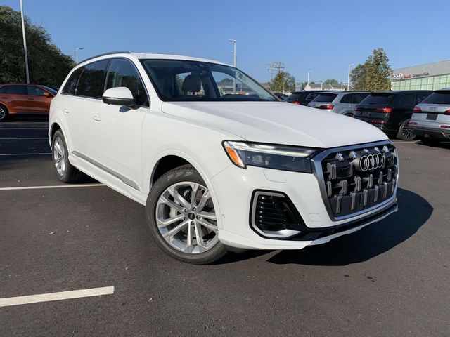 2025 Audi Q7 Premium Plus