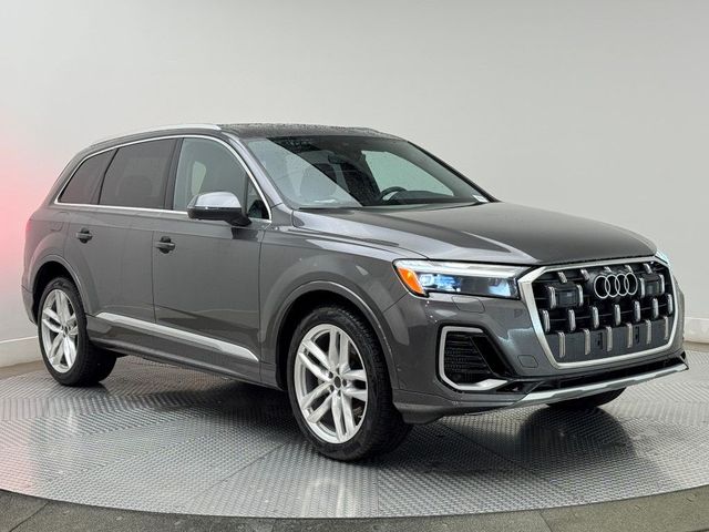 2025 Audi Q7 Premium Plus