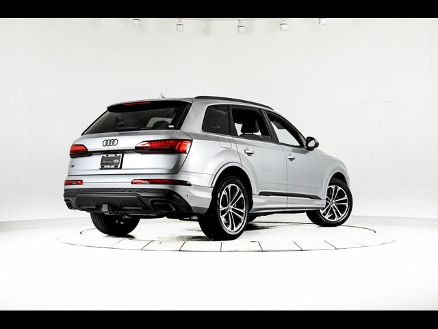 2025 Audi Q7 Premium Plus