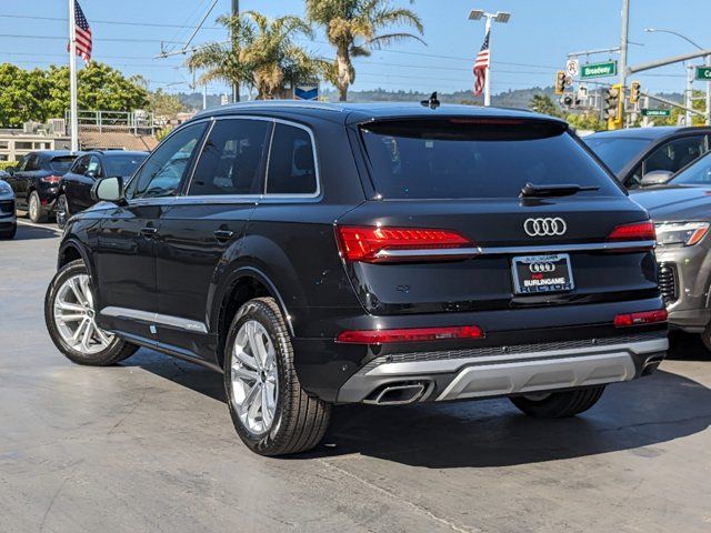 2025 Audi Q7 Premium