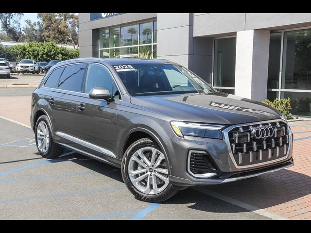 2025 Audi Q7 Premium