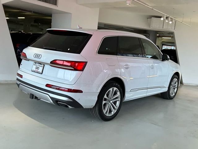 2025 Audi Q7 Premium