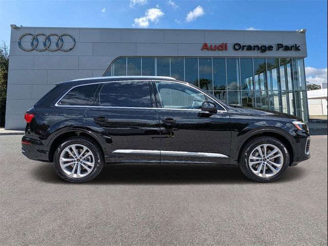 2025 Audi Q7 Premium