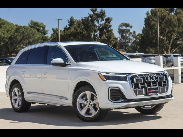 2025 Audi Q7 Premium