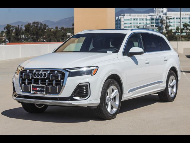 2025 Audi Q7 Premium