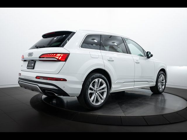 2025 Audi Q7 Premium