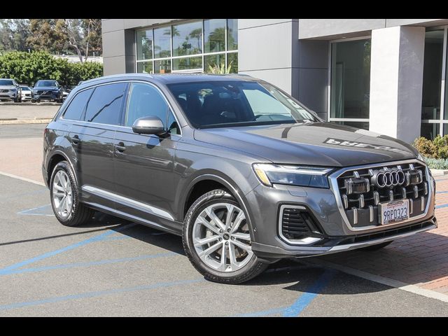 2025 Audi Q7 Premium