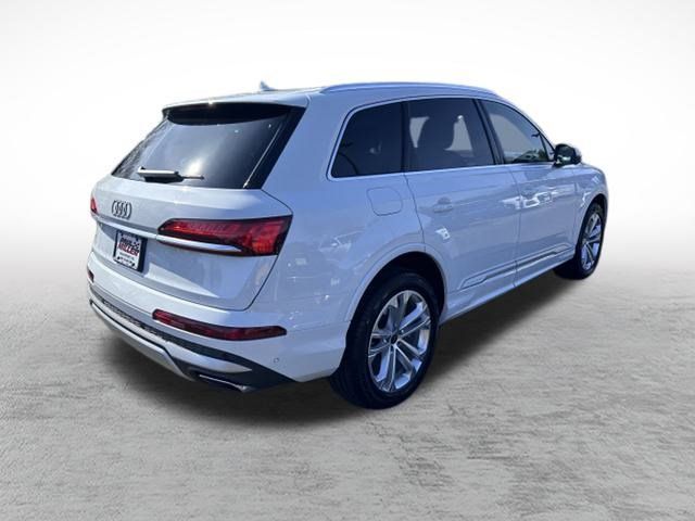 2025 Audi Q7 Premium