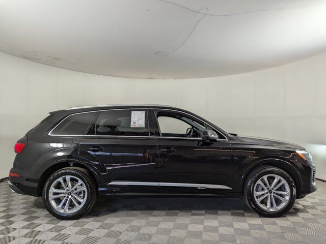 2025 Audi Q7 Premium