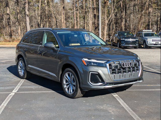 2025 Audi Q7 Premium