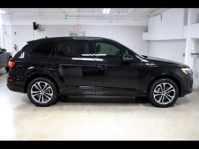 2025 Audi Q7 Premium