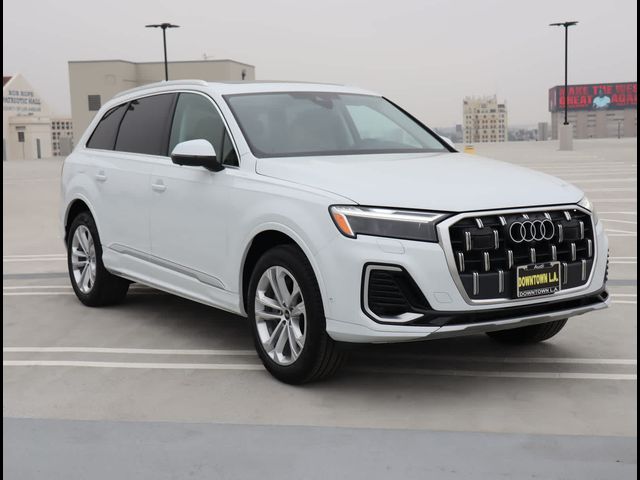 2025 Audi Q7 Premium