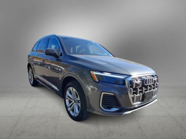 2025 Audi Q7 Premium