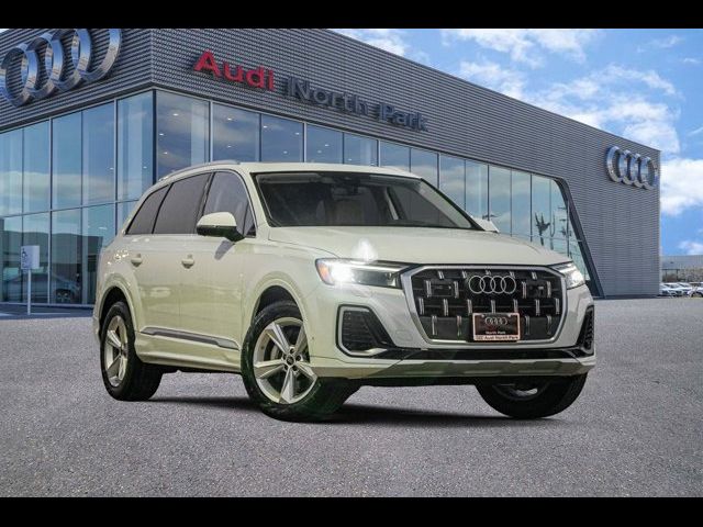 2025 Audi Q7 Premium