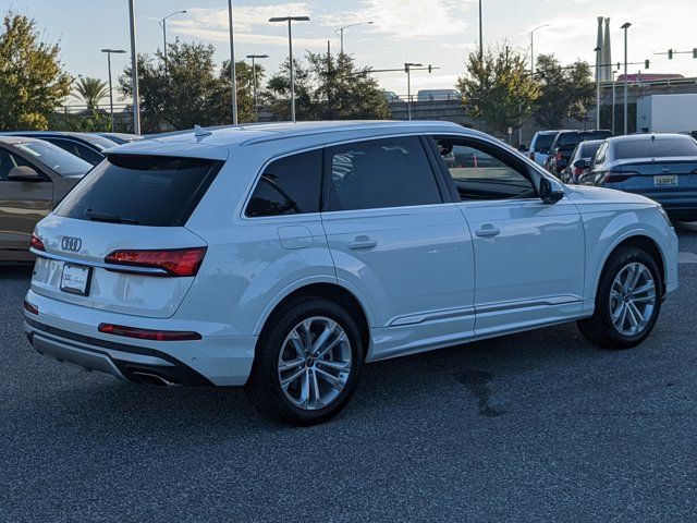 2025 Audi Q7 Premium