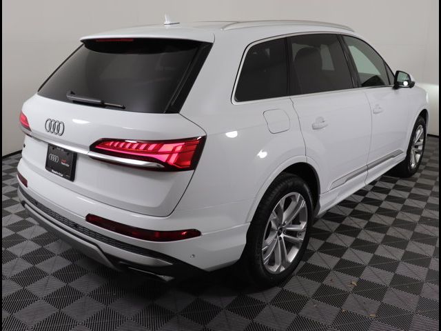 2025 Audi Q7 Premium