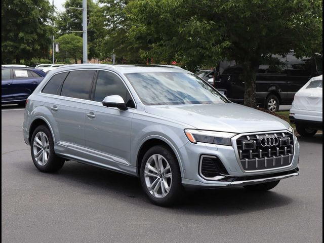 2025 Audi Q7 Premium