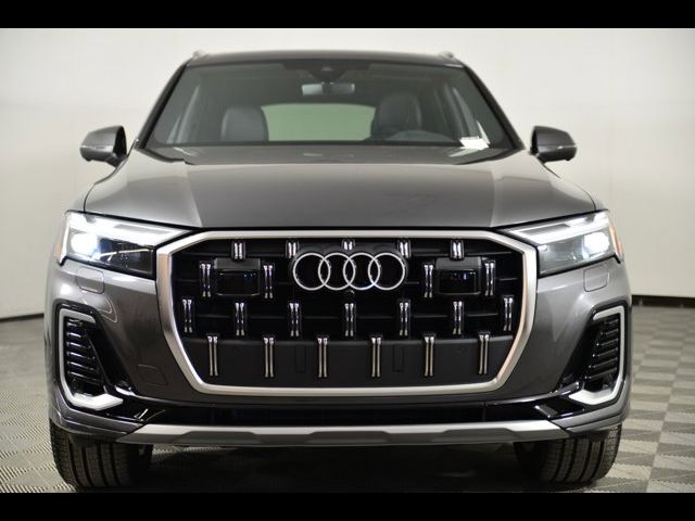 2025 Audi Q7 Premium