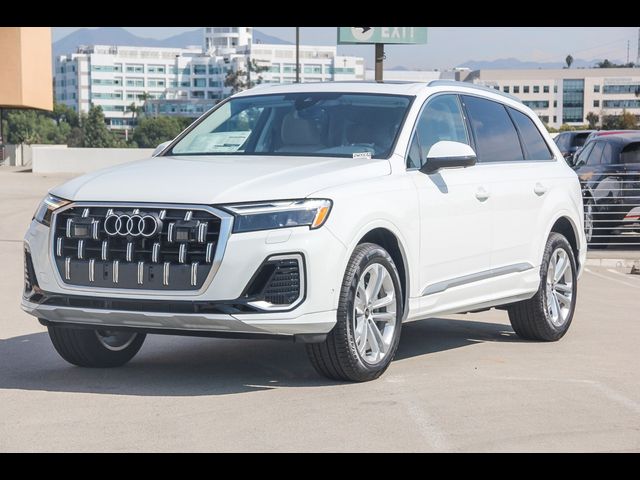 2025 Audi Q7 Premium