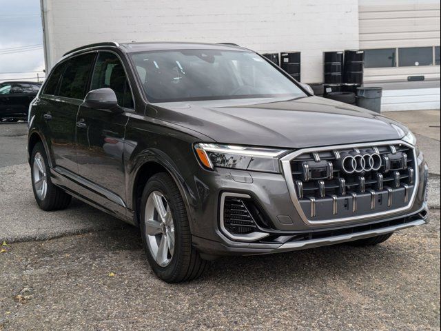 2025 Audi Q7 Premium