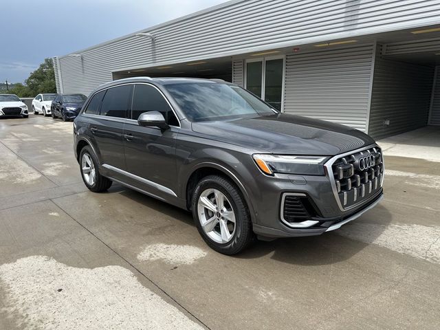 2025 Audi Q7 Premium