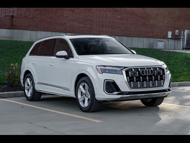 2025 Audi Q7 Premium