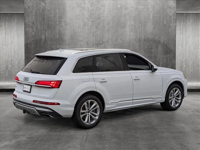 2025 Audi Q7 Premium