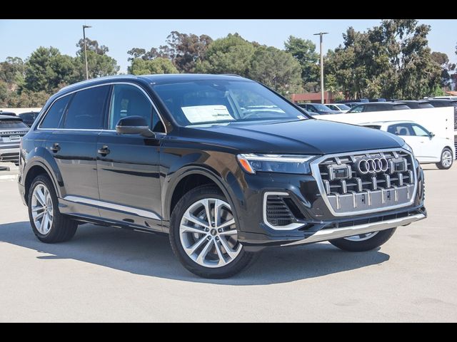 2025 Audi Q7 Premium