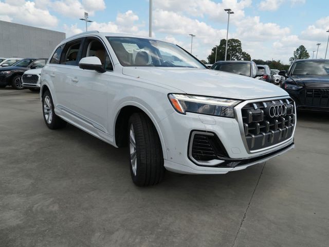 2025 Audi Q7 Premium Plus