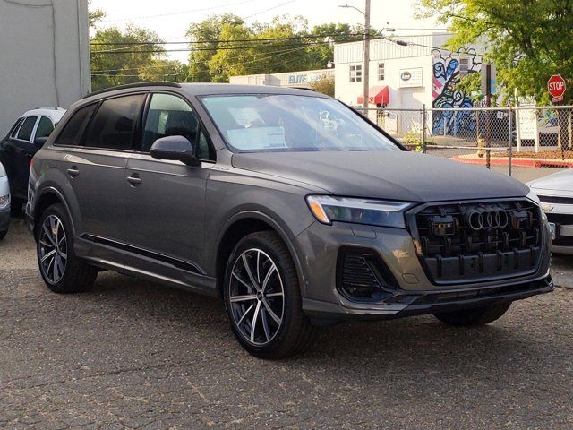 2025 Audi Q7 Premium Plus