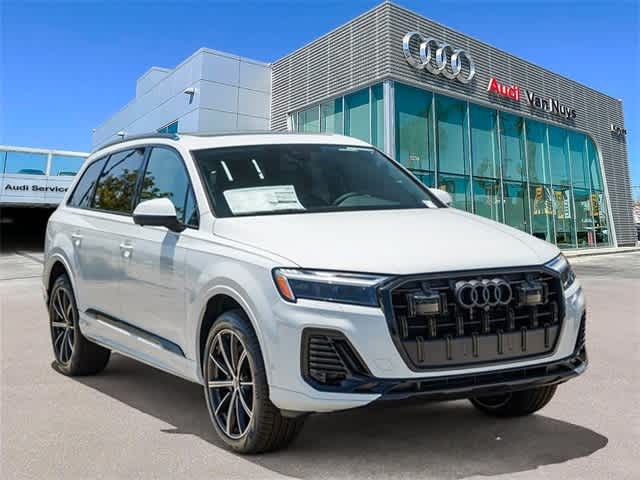 2025 Audi Q7 Premium Plus