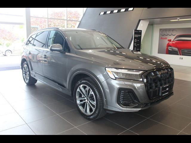 2025 Audi Q7 Premium Plus
