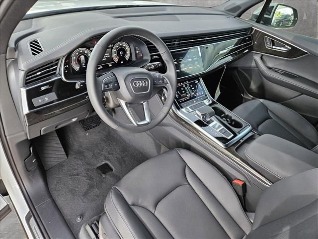 2025 Audi Q7 Premium Plus