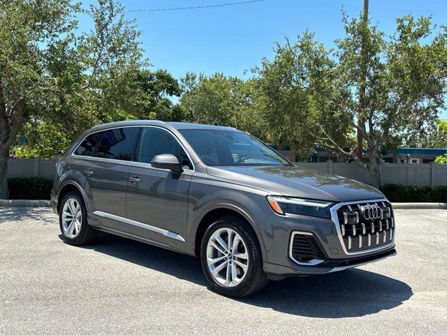 2025 Audi Q7 Premium Plus