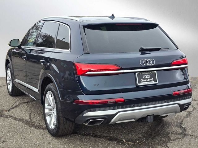 2025 Audi Q7 Premium Plus