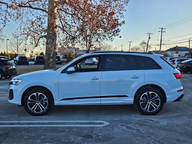 2025 Audi Q7 Premium Plus