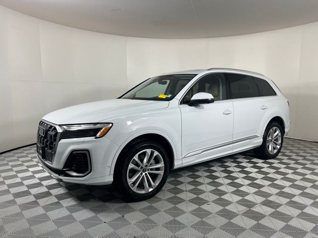 2025 Audi Q7 Premium Plus