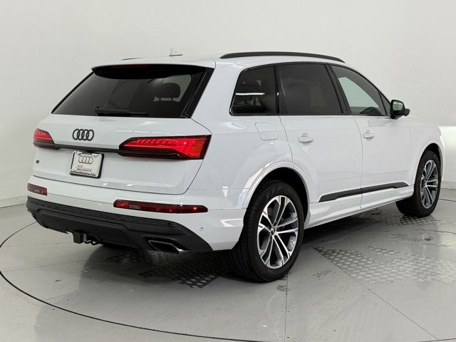 2025 Audi Q7 Premium Plus