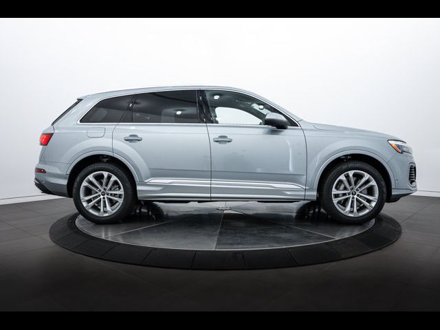 2025 Audi Q7 Premium Plus