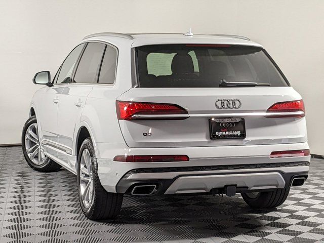 2025 Audi Q7 Premium Plus