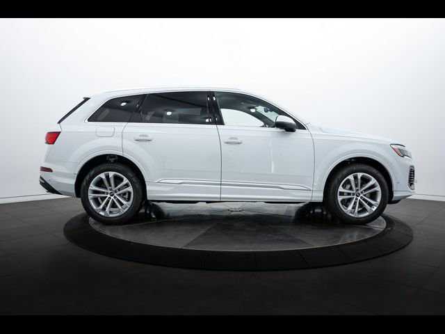 2025 Audi Q7 Premium Plus