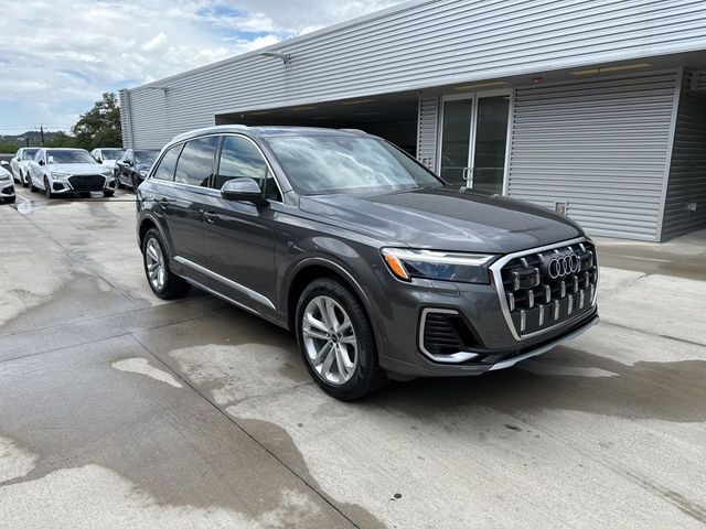 2025 Audi Q7 Premium Plus