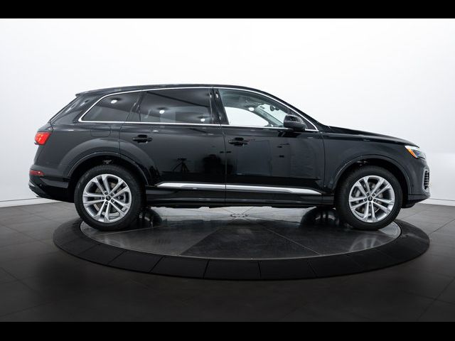 2025 Audi Q7 Premium Plus