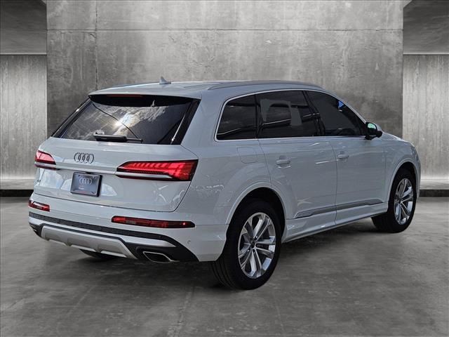 2025 Audi Q7 Premium Plus