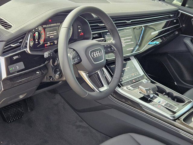 2025 Audi Q7 Premium Plus