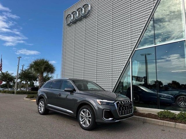 2025 Audi Q7 Premium Plus