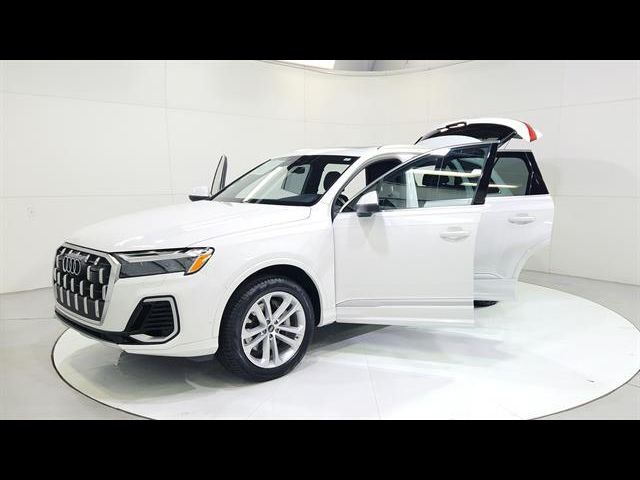 2025 Audi Q7 Premium Plus