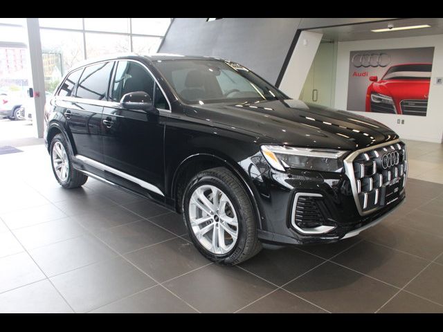 2025 Audi Q7 Premium